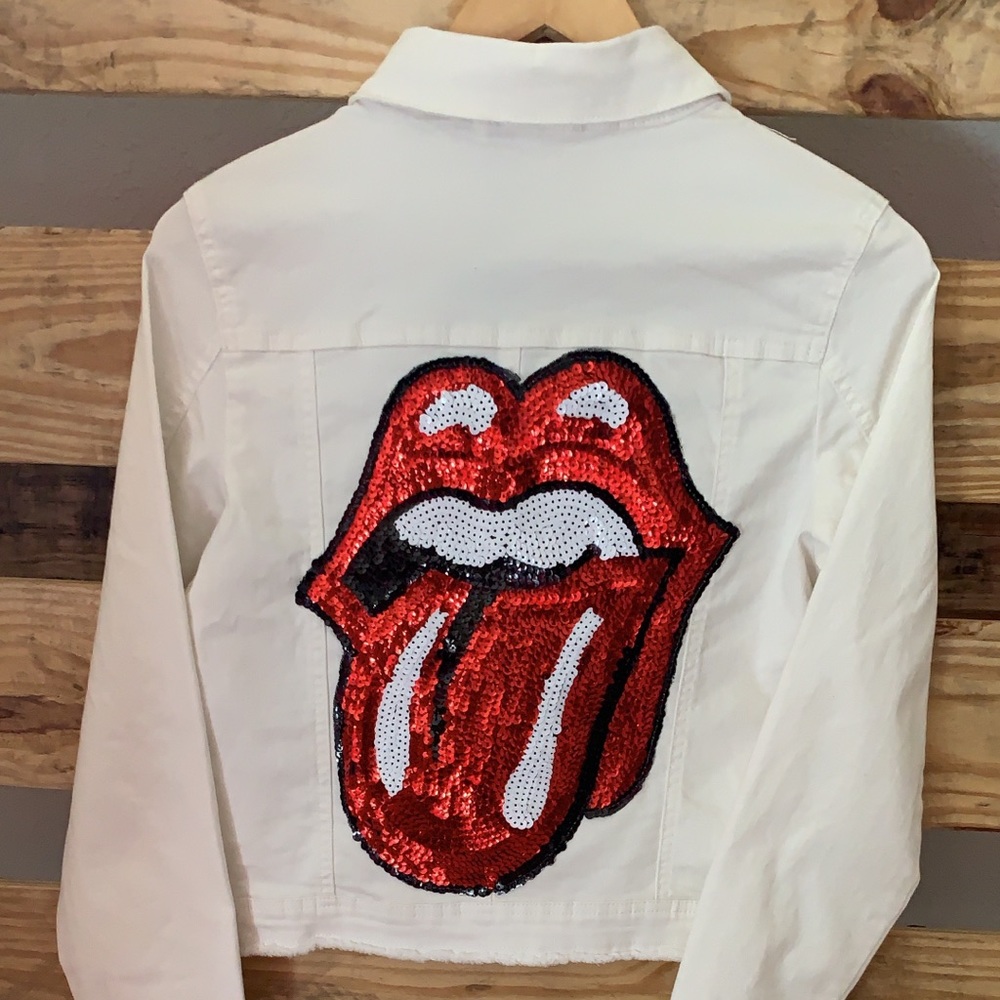 Tongue out jacket
